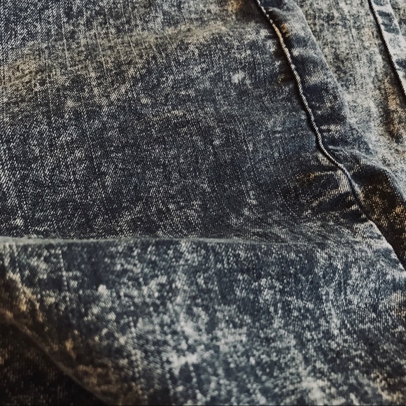 H&M Super High Waisted Acid Wash Jean - Picture 6 of 6